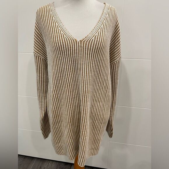 Tan and White Ribbed sweater size medium - Picture 1 of 6